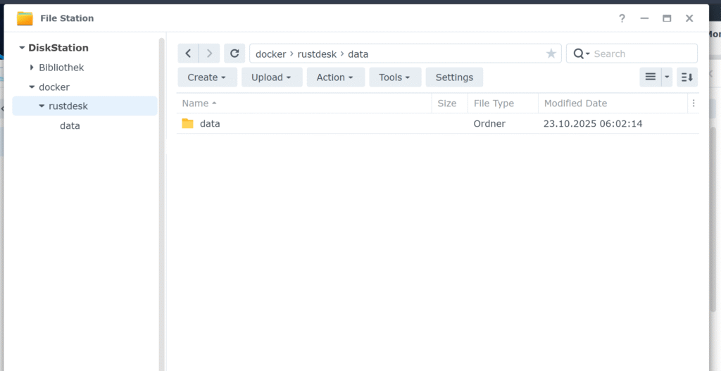 The folders aer used to store the container data.